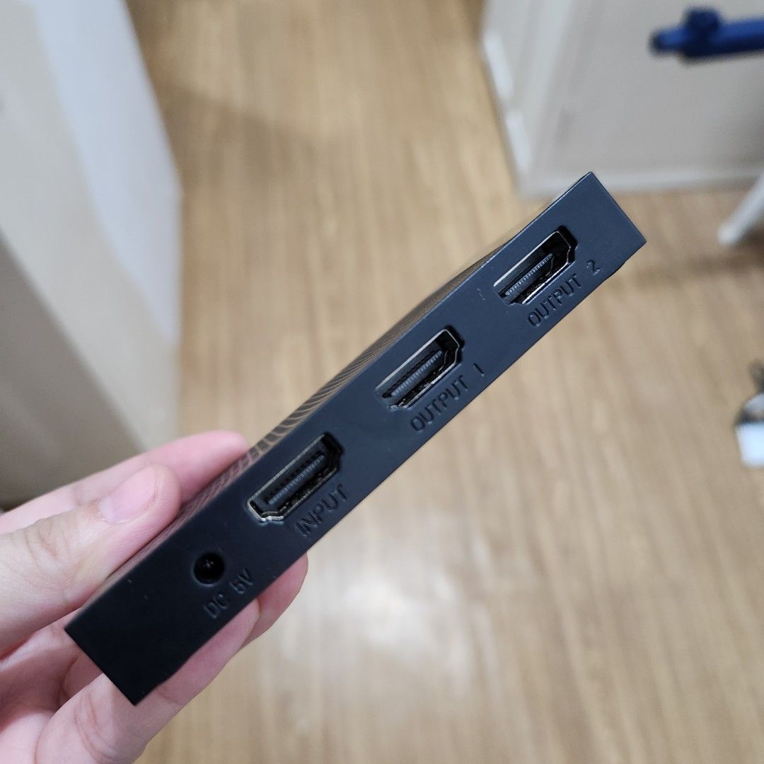 Philips HDMI Splitter 1 to 2 (Category: Cables & Adaptors) located in Butuan. Submitted by goldenfairyph (Listing ID 1325904289, Image 2). Description: ✅️ Bought for 900 ✅️ Like new. I used it once tapos realise na this is not what I need ✅️ Selling low since I will never need any of this sayang lng ✅️ No damage, no flaws ✅️ add sf via J&T.
