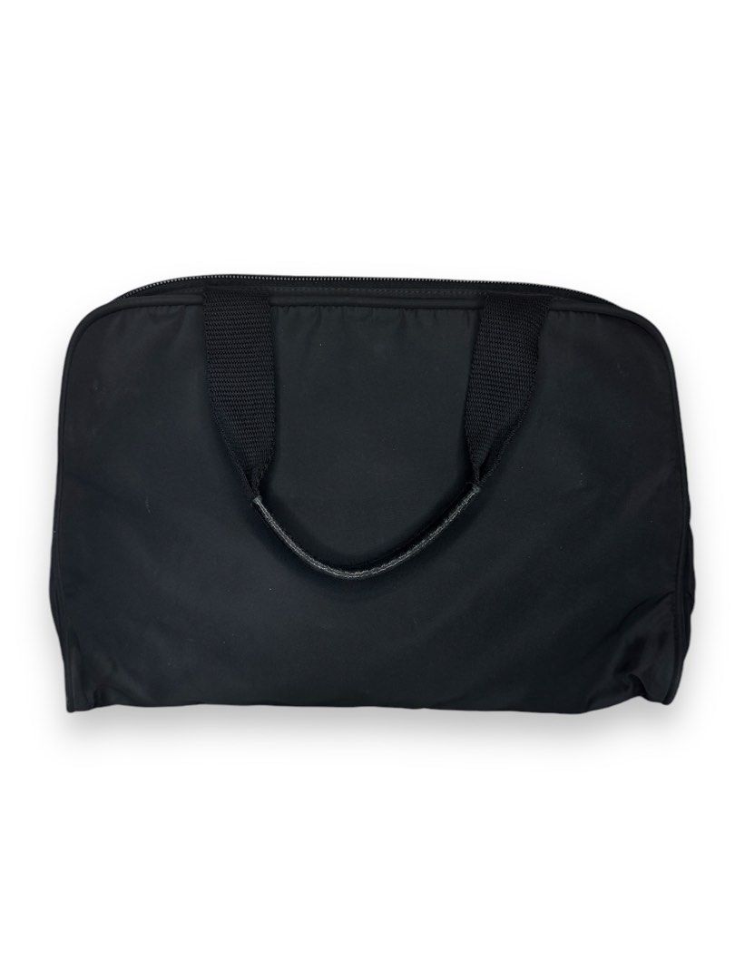 Prada handbag (Category: Luxury Bags & Wallets) located in Manila. Submitted by Qratedph.pieces (Listing ID 1325939360, Image 2). Description: Prada handbag Rank A-AB With key, cards Missing lock button 6.8k.
