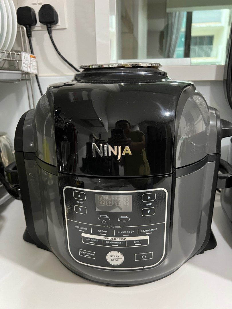 Preloved Ninja Foodi 8 in 1 Multi Cooker