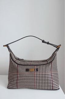 (Category: ) located in . Submitted by shopjaaaaa (Listing ID 1325962409, Image 1). Description: .