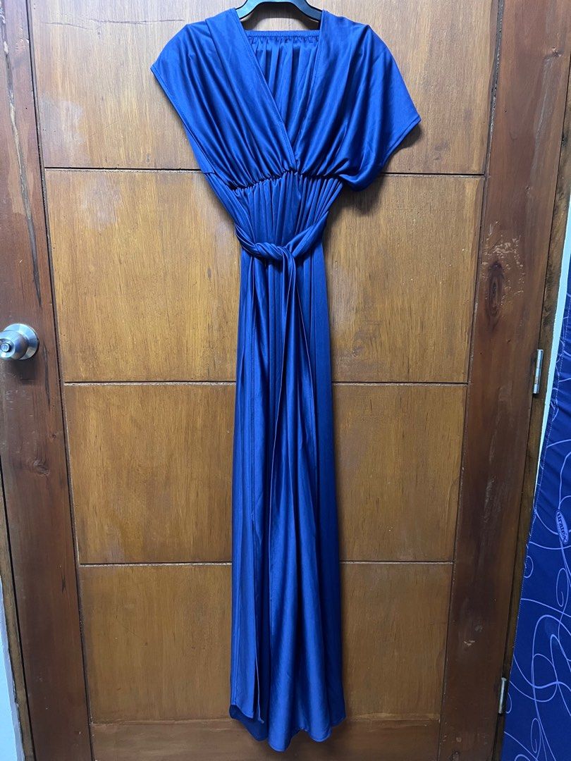 Royal blue infinity gown (Category: Evening dresses & gowns) located in Pasig City. Submitted by sandybels (Listing ID 1325959097, Image 2). Description: Used once Xs-l.