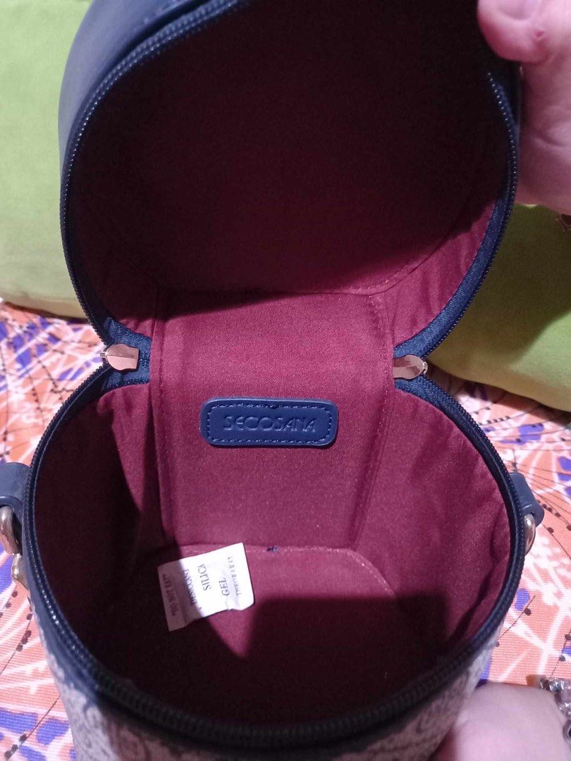 SECOSANA SLING BAG (Category: Announcements) located in Bulacan. Submitted by jendeclutter_ (Listing ID 1325816503, Image 3). Description: MOD: LBC OR LLMOVE MOP: GCASH.