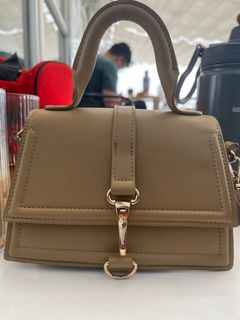 (Kategori: ) berada di . Dikirim oleh evelinazh (ID iklan 1325857921, Gambar 1). Deskripsi: .