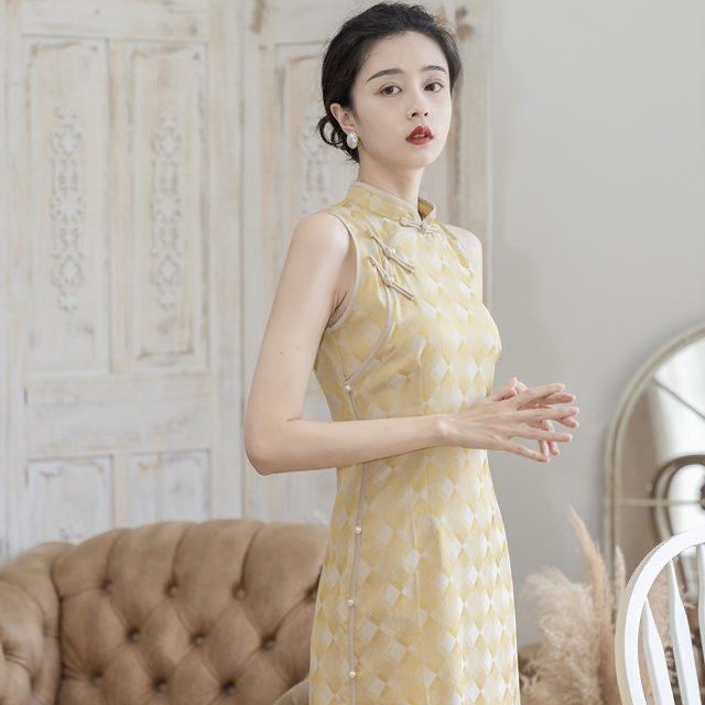 Sleeveless dress traditional top