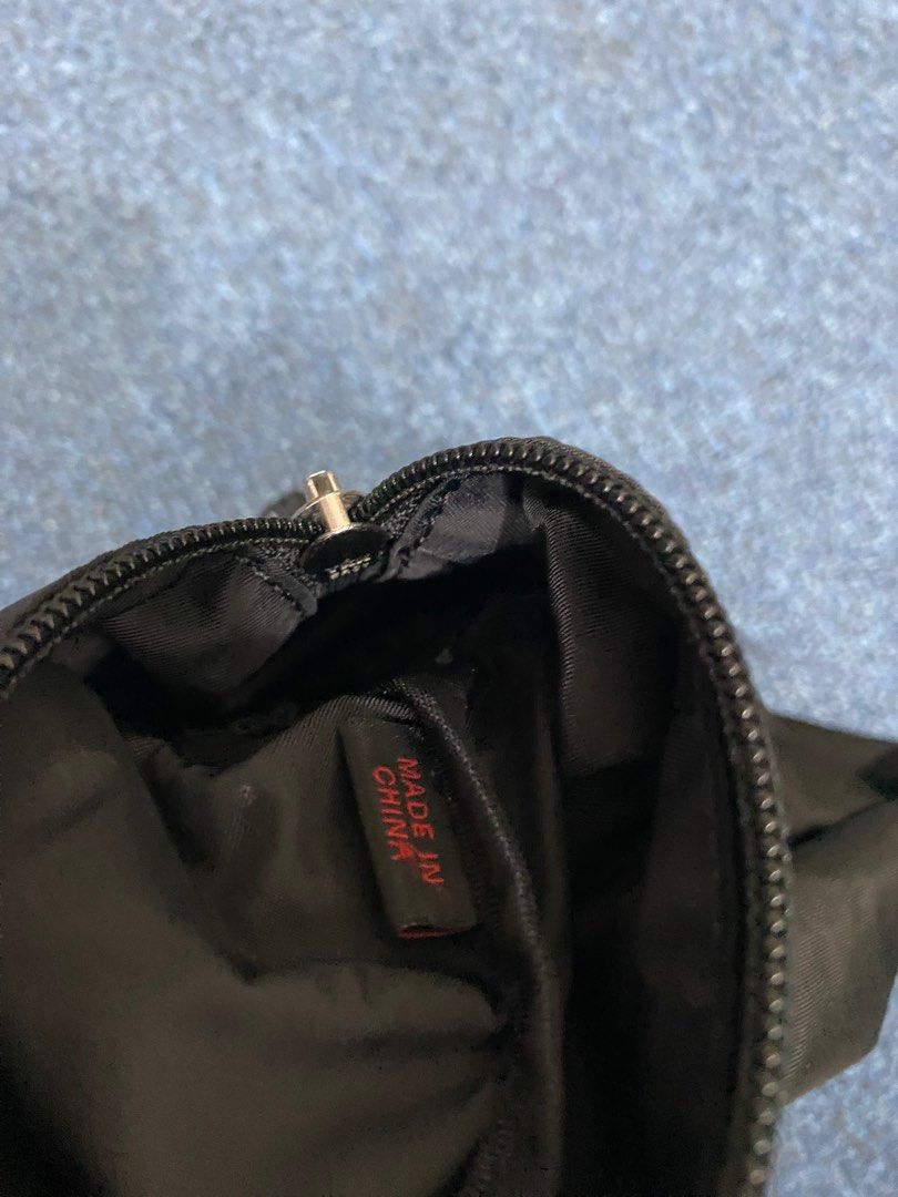 Tumi - Travel Pouch (Category: Luxury Bags & Wallets) located in Manila. Submitted by Thrifings (Listing ID 1325825742, Image 3). Description: .