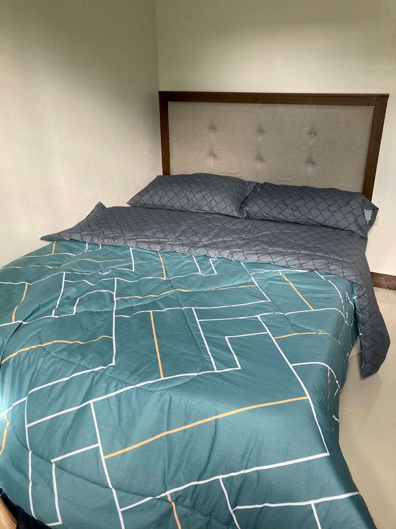 Ultima Bed in a Bag (Full Size) (Category: Bed Frames & Mattresses) located in Dasmarinas. Submitted by fermosaclothing (Listing ID 1325806723, Image 1). Description: 2 Pillow Cases (20”x30”) Comforter (80”x92”) Fitted (54”x78” RFS: too big for our bed .
