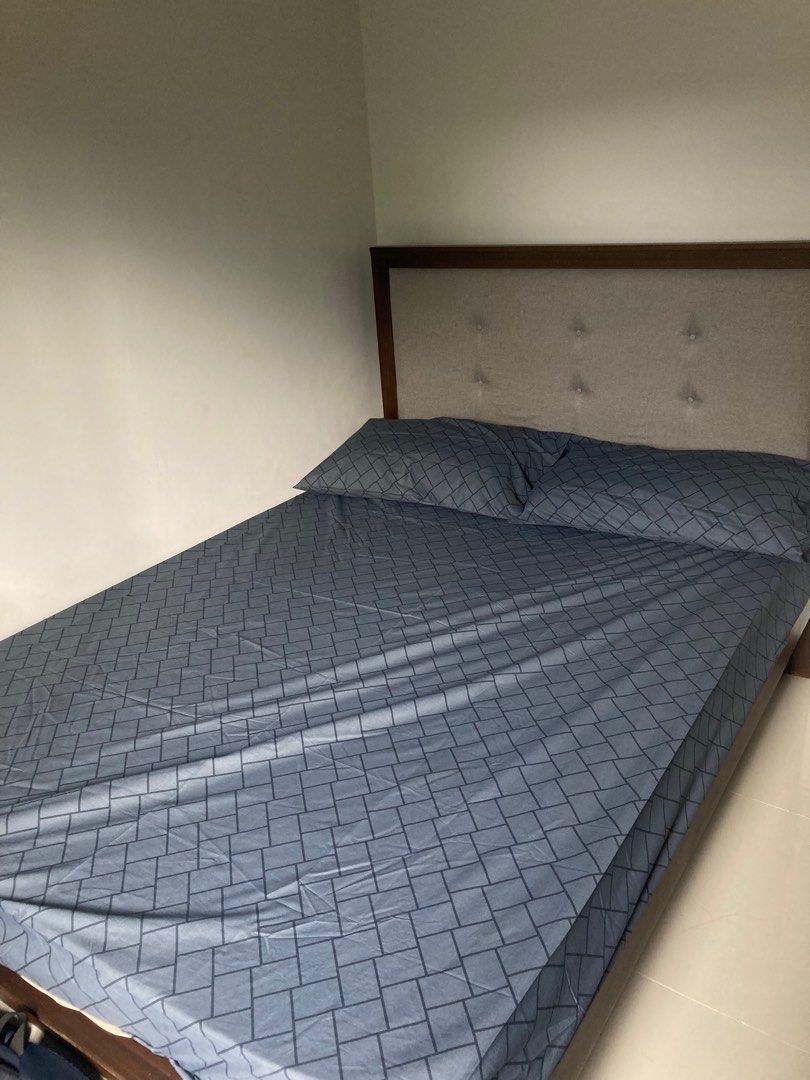 Ultima Bed in a Bag (Full Size) (Category: Bed Frames & Mattresses) located in Dasmarinas. Submitted by fermosaclothing (Listing ID 1325806723, Image 3). Description: 2 Pillow Cases (20”x30”) Comforter (80”x92”) Fitted (54”x78” RFS: too big for our bed .