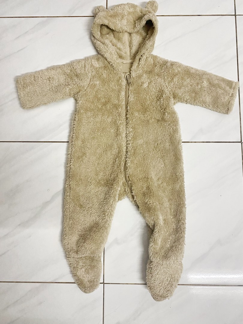Uniqlo Cozy Bear Jumpsuit, Babies & Kids, Babies & Kids Fashion on