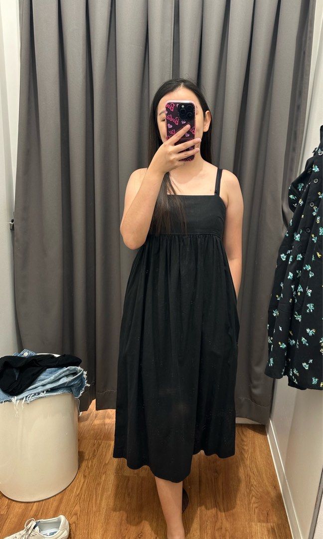 UNIQLO INSPIRED DRESS (Category: Dresses) located in Cavite. Submitted by bey.stuffs (Listing ID 1325931517, Image 1). Description: Dominique and co Uniqlo Inspired Dress. •Avail in Black color🖤 • Fits S-M frames. •Bought it last year pa pero di ko nagamit. • Pic is for reference only.
