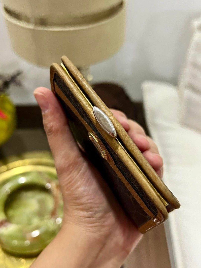 Vintage Christian Dior (Category: Luxury Bags & Wallets) located in Baguio. Submitted by asna_taku (Listing ID 1325903245, Image 3). Description: Wow, mahal pa rin talaga ng mga vintage online. Super murayta. Orig preloved vintage Chr!st!an D i o r. coin 👛 Very good vintage condition ❣️ Vintage items carry their own unique character and history. Please note that these are pre-owned pieces and may show signs of normal usage such as surface scratc