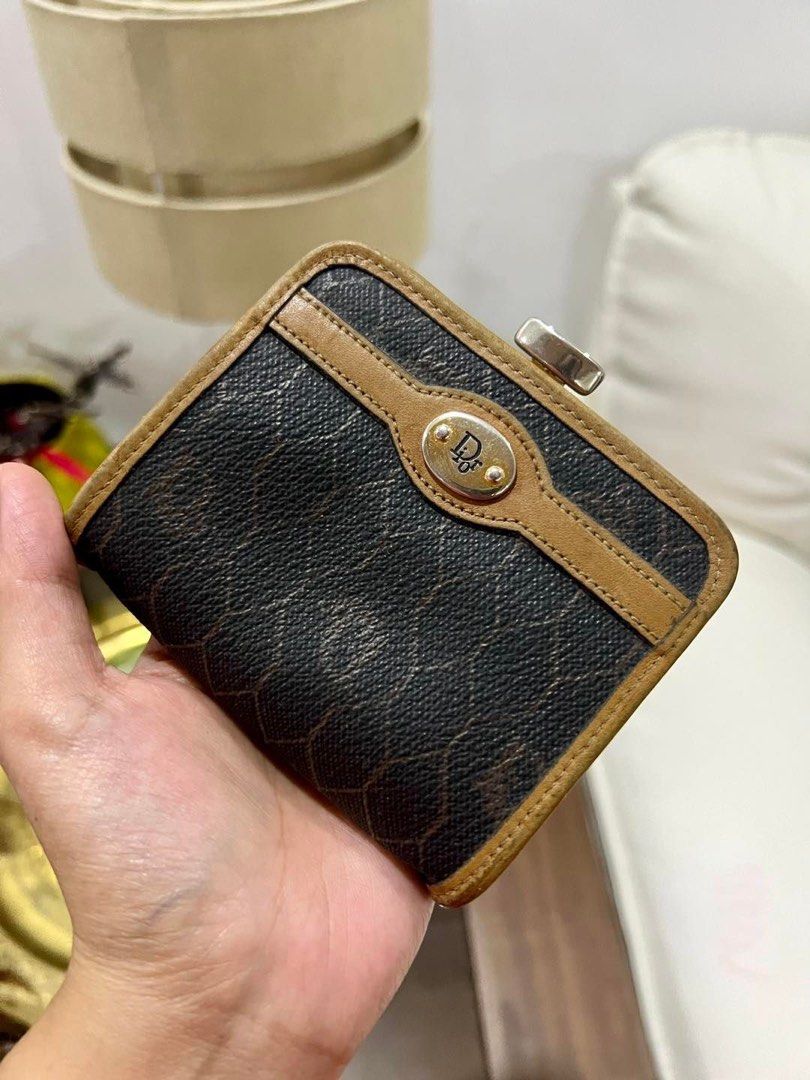 Vintage Christian Dior (Category: Luxury Bags & Wallets) located in Baguio. Submitted by asna_taku (Listing ID 1325903245, Image 1). Description: Wow, mahal pa rin talaga ng mga vintage online. Super murayta. Orig preloved vintage Chr!st!an D i o r. coin 👛 Very good vintage condition ❣️ Vintage items carry their own unique character and history. Please note that these are pre-owned pieces and may show signs of normal usage such as surface scratc