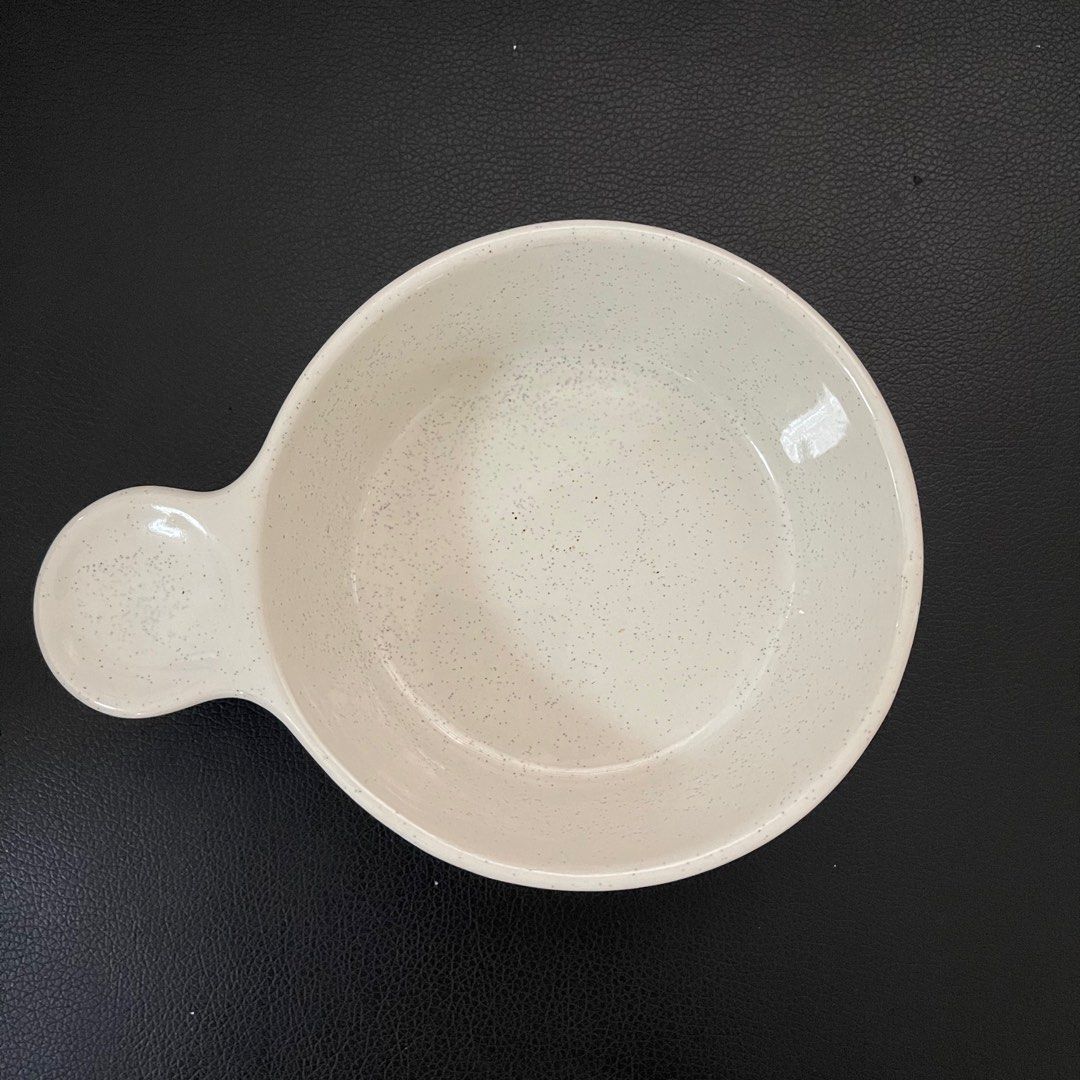 White Ramekin Souffle Condiment or Custard Dish with handle (Category: Bakeware) located in San Jose. Submitted by salt02 (Listing ID 1325817005, Image 1). Description: From US Like new No logo/ brand.
