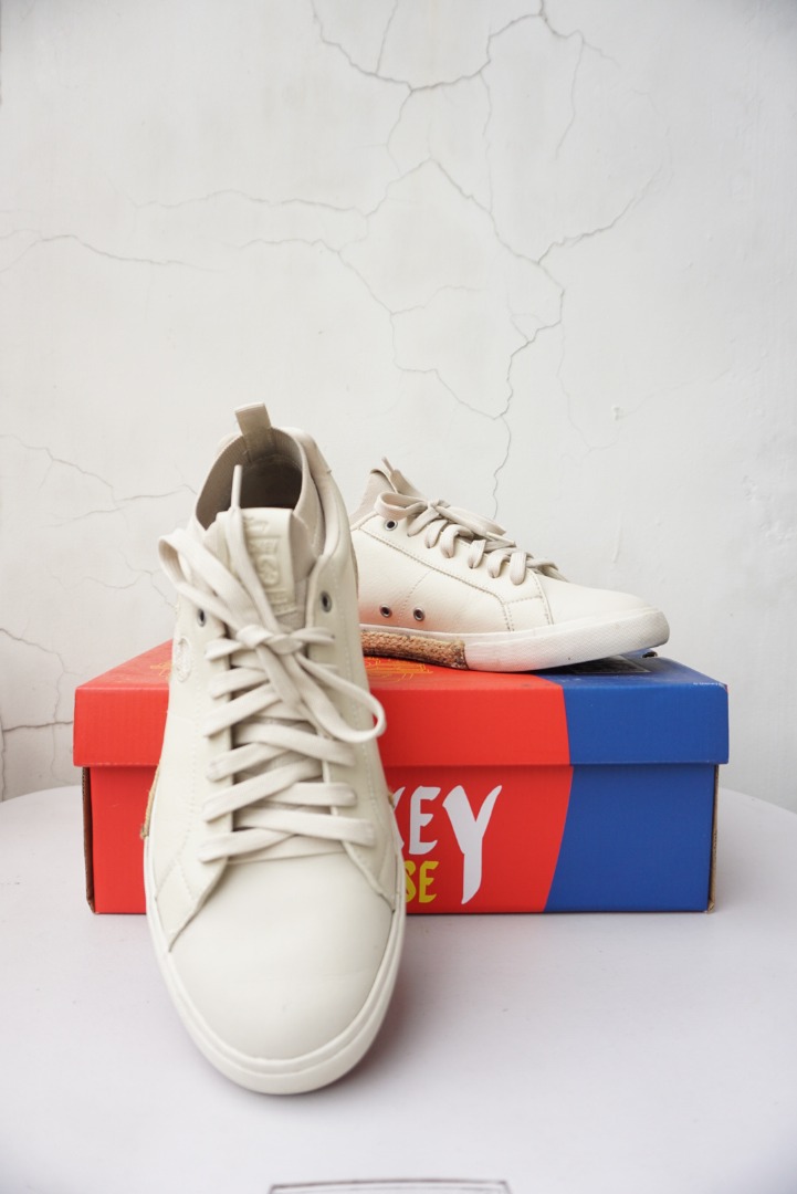 World balance white shoes mickey mouse on sale