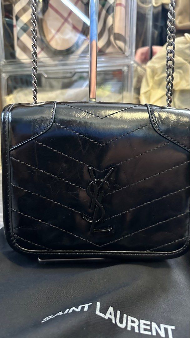 YSL Niki small (Category: Luxury Bags & Wallets) located in Mandaluyong City. Submitted by jec888 (Listing ID 1325804432, Image 1). Description: Not guaranteed .