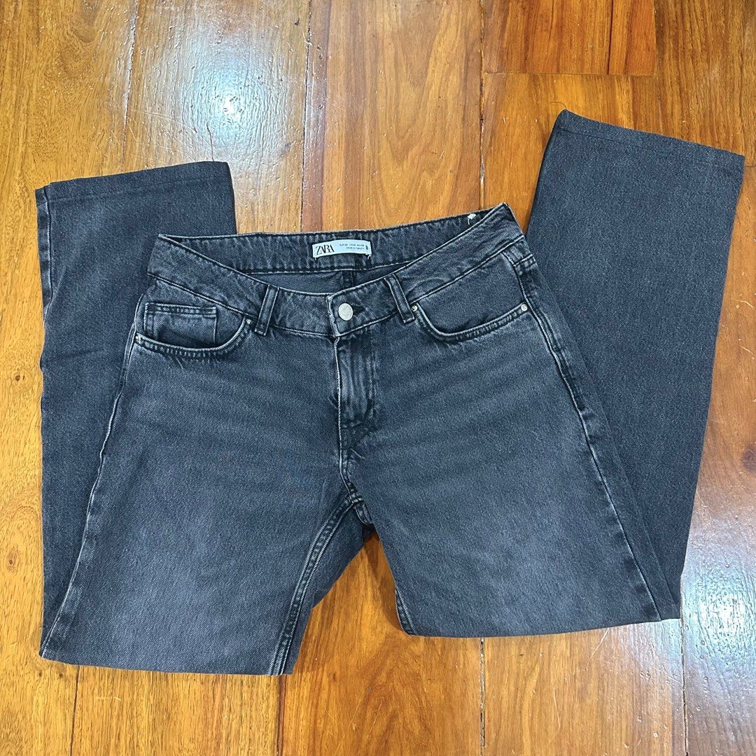 Zara Low Rise Straight Pants (Category: Jeans) located in Quezon City. Submitted by hanas.declutter (Listing ID 1325928319, Image 3). Description: - same jeans as the one on the pictures but in black - looks gray on camera but is actually black 🖤.