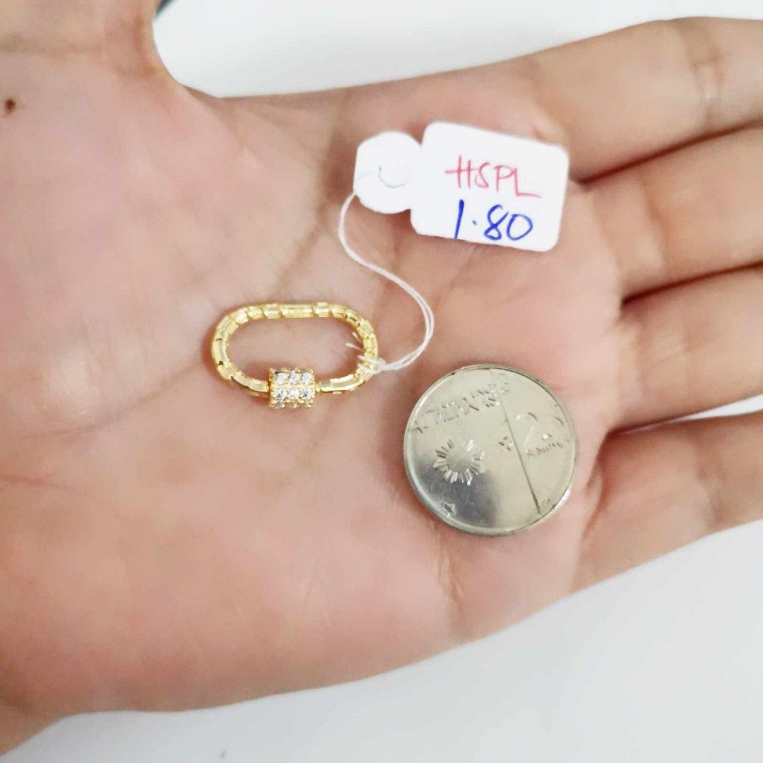 18k Saudi Gold Carabiner (Category: Charms) located in Manila. Submitted by yourfashionthrifter (Listing ID 1326010954, Image 1). Description: .