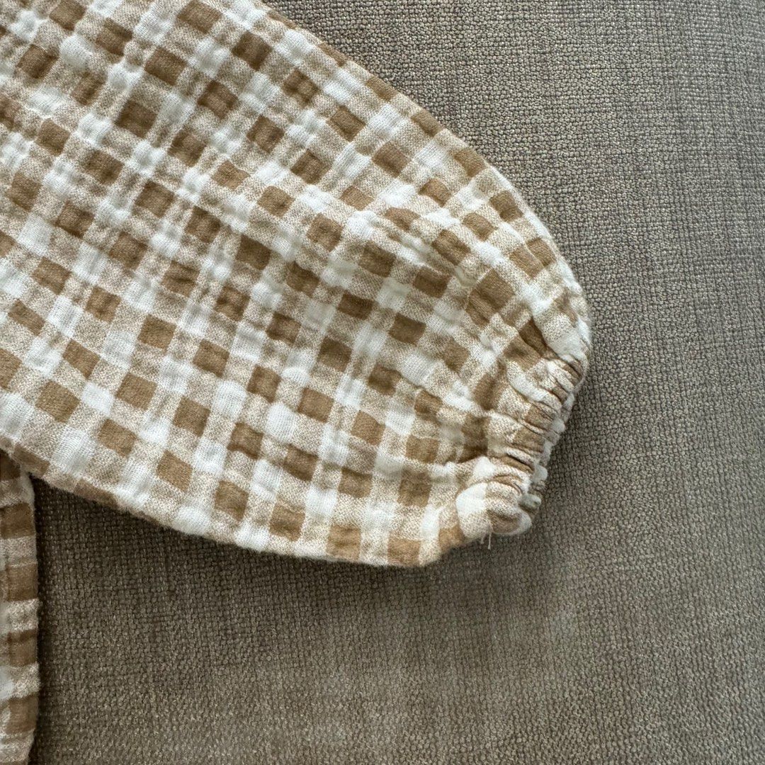 9-12m Brown Baby Romper (Category: Babies & Kids Fashion) located in Pasig City. Submitted by speciallyselected (Listing ID 1325990746, Image 3). Description: No brand. Muslin fabric. Very soft Size is 66 but runs big. .