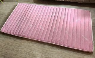 😍 MADE IN ITALY, PURE FOAM, CLEAN 😍
MAGNIFLEX Pink Tri-fold Mattress
Washable, Very Soft
Price : 4500

Single size
In VERY good condition