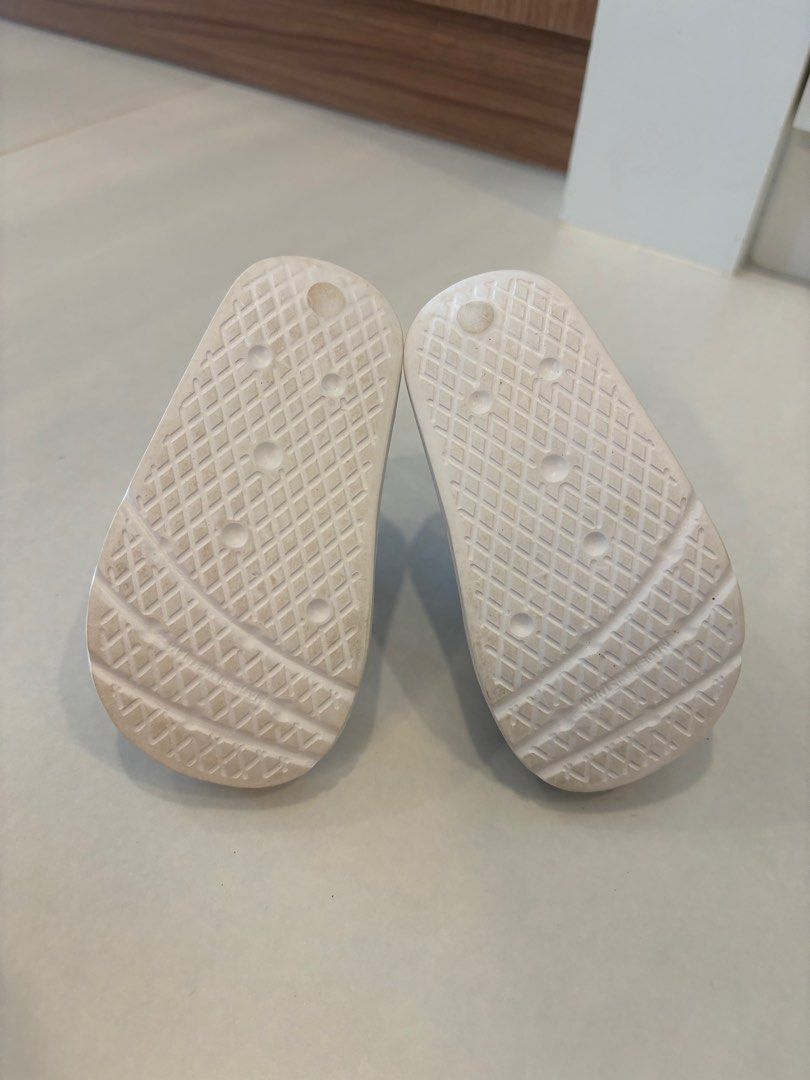 Adidas Originals White Adilette Play Slides EF6238, Babies \u0026 Kids, Babies \u0026  Kids Fashion on Carousell