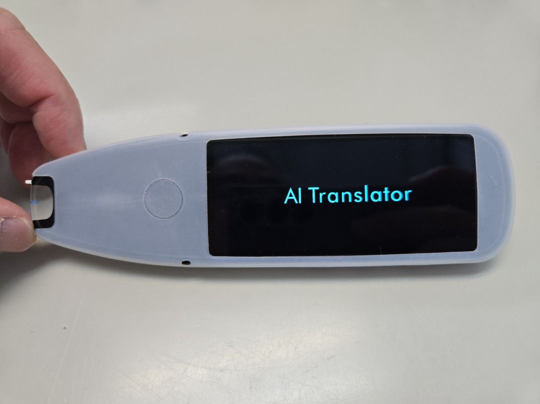 AI Translator 智能拍照掃描翻譯筆粵語發音多國語言AI翻譯神器上網人工智能雙向即時翻譯機(多種語言即時雙向翻譯, 相機版) SD Card  卡。3.5吋touch screen 觸摸屏，旅行，學外語既必備神器