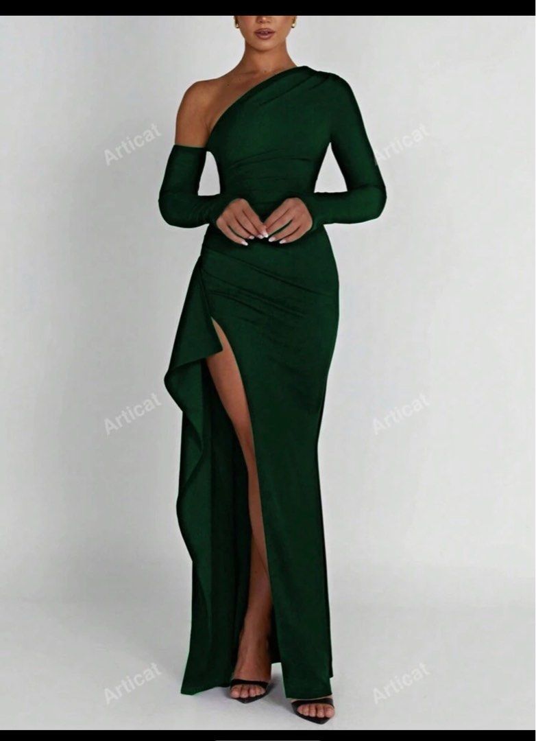 Asymmetrical High Slit Gown (Category: Evening dresses & gowns) located in Taguig. Submitted by leluch.cruz (Listing ID 1326117784, Image 1). Description: Women’s Solid Color Asymmetrical Neckline Split Hem Dress 📌 Used once only 📌 Size: Medium .
