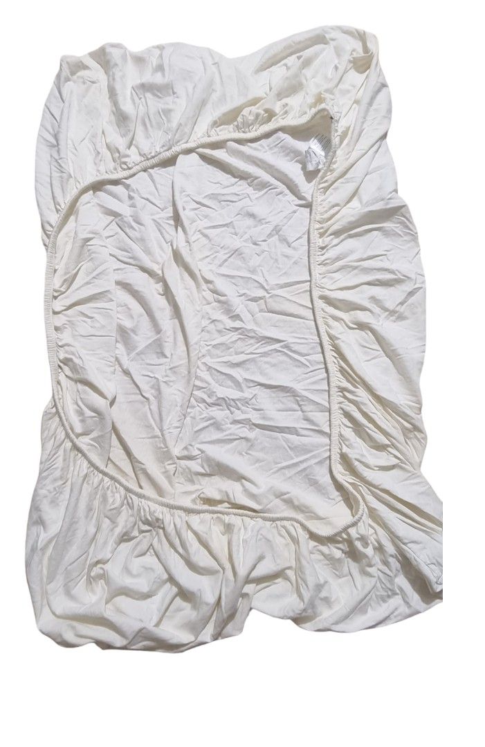 Baby bedsheet cover (Category: Changing Mats & Accessories) located in Marikina City. Submitted by andreah2931 (Listing ID 1326062219, Image 1). Description: 50 each 2 pcs. available baby bedsheet cover crib bedding delivery 🛵lalamove Pick up @ 📍loc: sto.niño marikina city 💸💳mode of payment cod ,thru gcash ,& bpi.