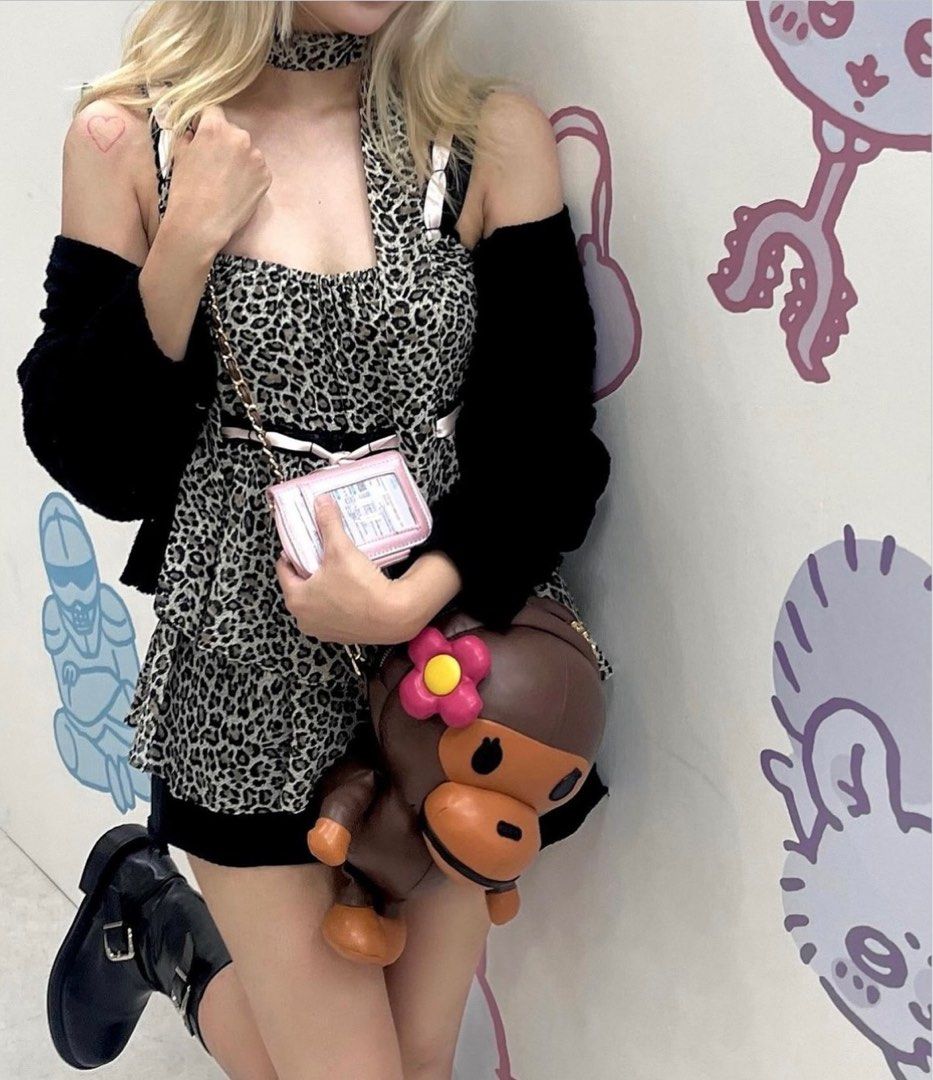 BAPE BABY LISA PLUSH DOLL SHOULDER BAG, Women's Fashion BAPE BABY LISA PLUSH DOLL SHOULDER BAG, Women's Fashion