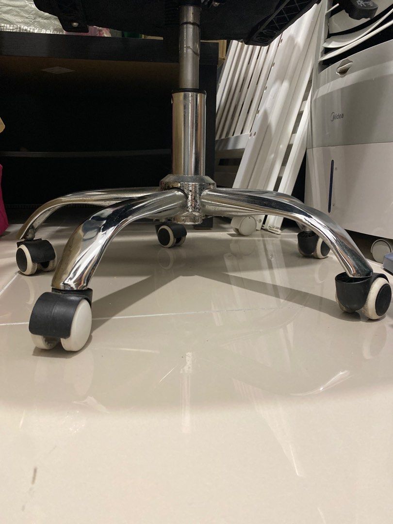 Broken office Chair, Furniture & Home Living, Furniture, Chairs on