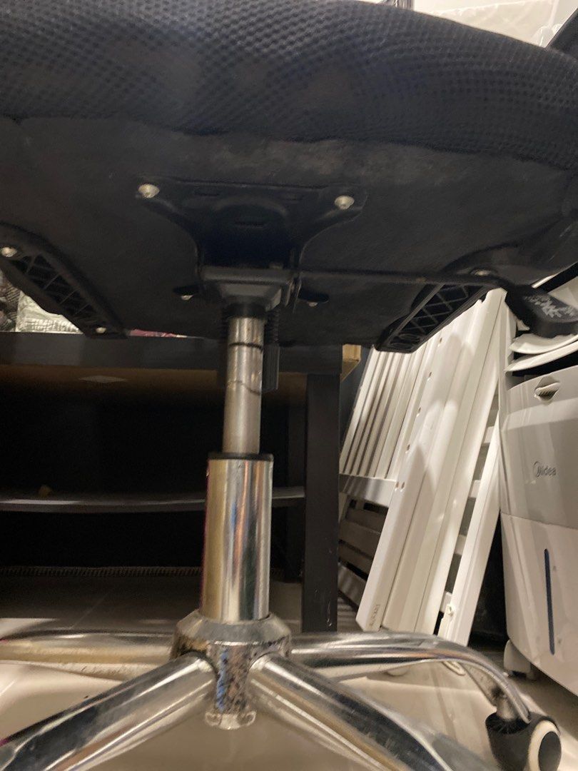 Broken office Chair, Furniture & Home Living, Furniture, Chairs on