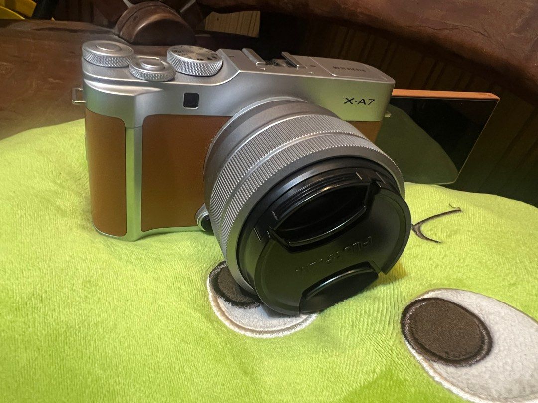 Camera (Category: Cameras) located in Muntinlupa City. Submitted by iampenelopeperez.1 (Listing ID 1326061012, Image 3). Description: For sale 25,000.00 Fujifilm X-A7 Flipscreen 24.2MP with 15-45 lens Mirrorless 4K uhd video RFS: hindi masyado ginagamit fresh pa.