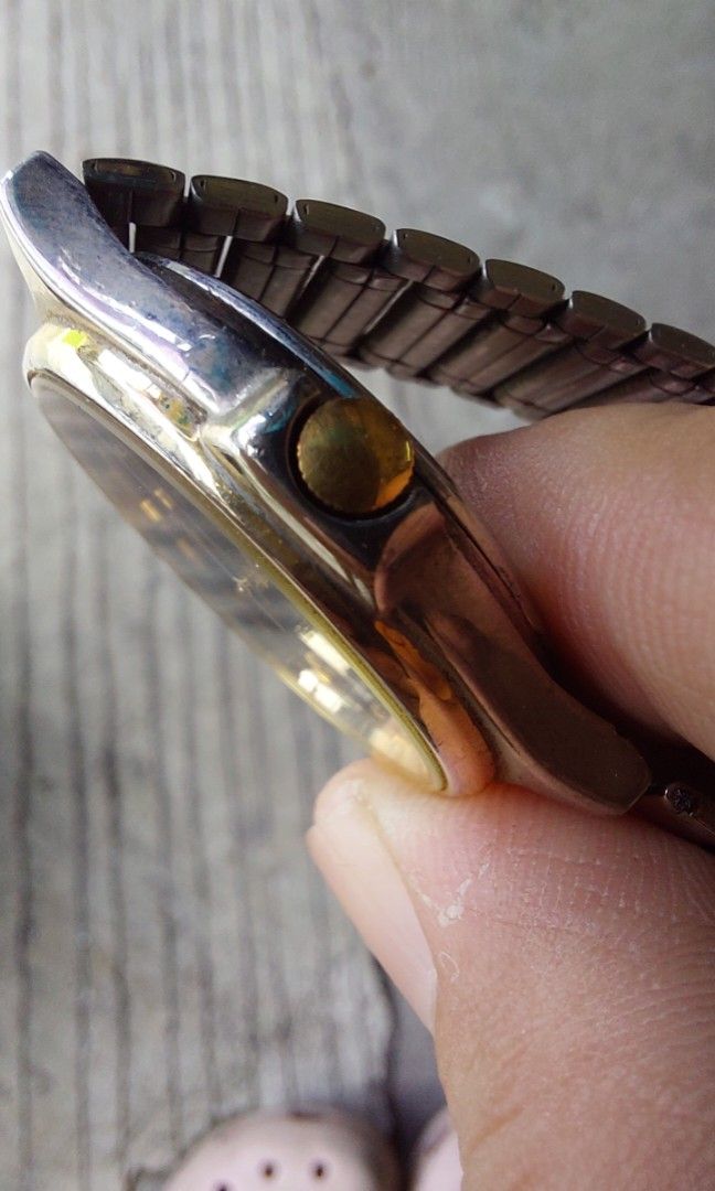 Citizen Freeway wristwatch (Category: Luxury Watches) located in Caloocan City. Submitted by japansurpluscaloocansouth (Listing ID 1326141258, Image 3). Description: Citizen Freeway wristwatch Dark blue dial Gold and silver plated Japan movement , quartz Good working condition Brand new battery 1200 all original made in Japan 09761496242 lalamove or j&t or lbc.
