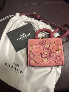（分類：）位於 。 由 kizzie004 提交（商品編號 1326075769，圖片 1）。簡介： 。