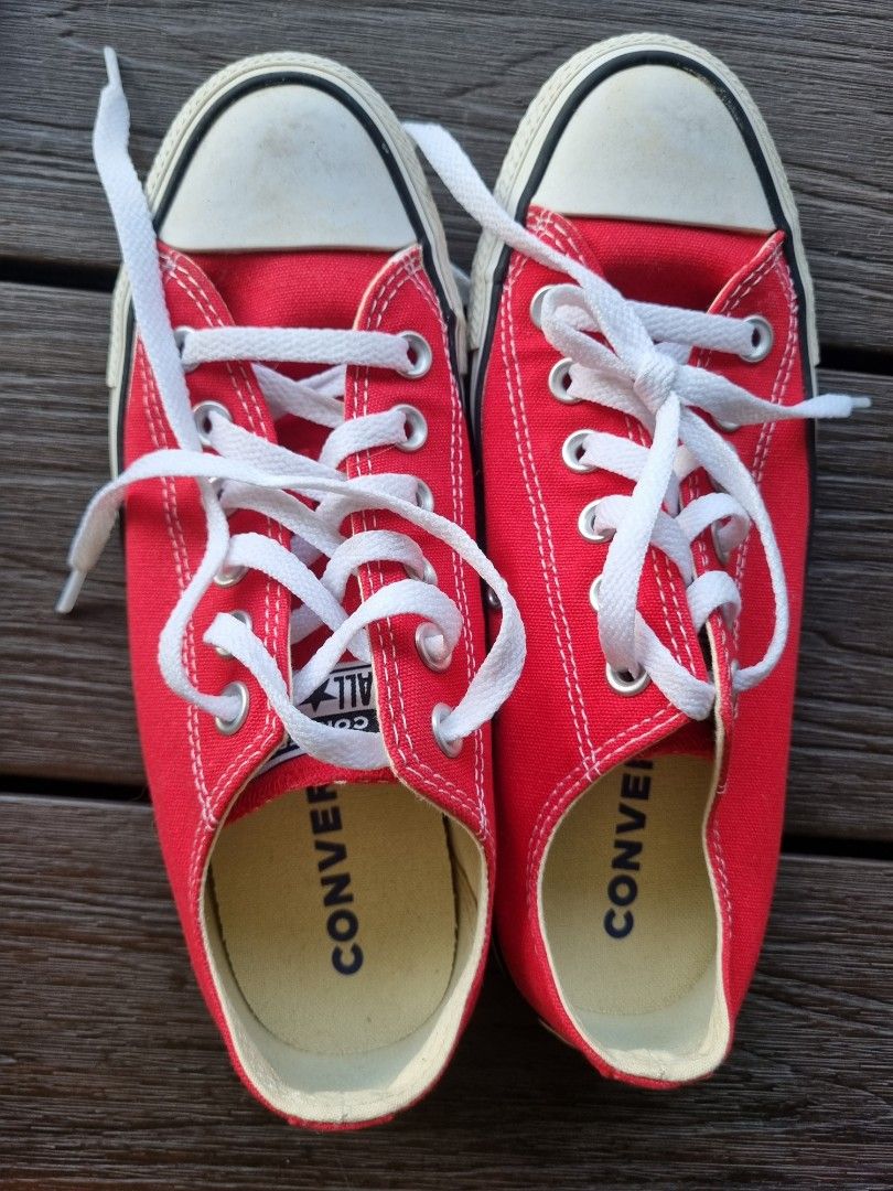 Converse with red face shop