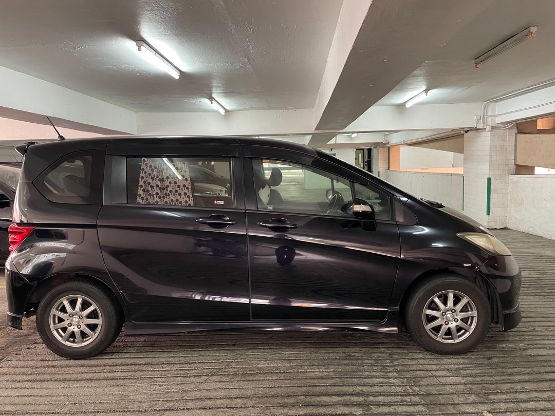 Honda Freed 1.5 (A)62864836248066113