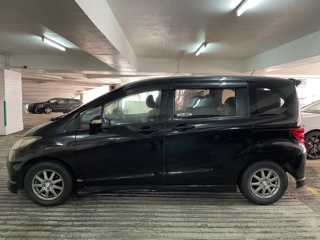 Honda Freed 1.5 (A)62864836248066112