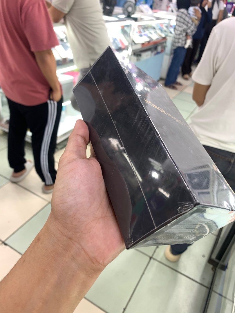 Honor Magic 5 Pro (12/512gb) (Category: Android Others) located in Manila. Submitted by arzillah (Listing ID 1326128644, Image 3). Description: Honor Magic 5 Pro 512gb 12gb ram Dual sim Brand new sealed Open for COD/COP + SF Manila area (sameday delivery) Province area (via LBC) required DP to avoid cancellations Physical store: Greenhills Shopping Center, 2ndfloor Contact#: 09482217224 Page: Arzillah Gadgets Shop Fb: Princess Arzillah.