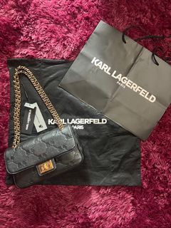 (Category: ) located in . Submitted by clairiepreloved (Listing ID 1326019352, Image 1). Description: .