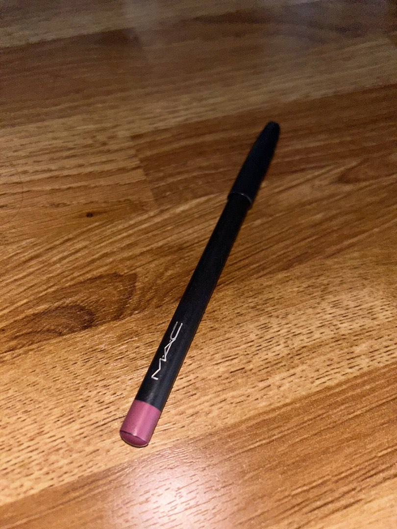 Mac lip liner Edge to edge, Beauty & Personal Care, Face, Makeup on