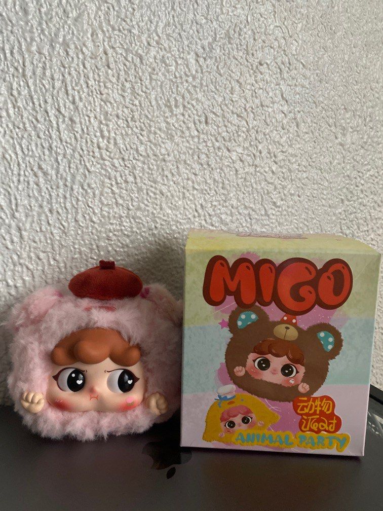 Migo Animal Party (pig) (Category: Designer & Blind Box Toys) located in Quezon City. Submitted by declutteringthingzzz (Listing ID 1326049573, Image 2). Description: Fresh pull RFS: Duplicate/ want other characters.