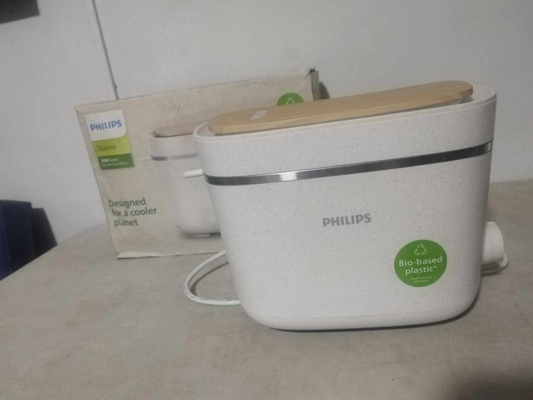 Philips Toaster 5000 Series (Category: Ovens & Toasters) located in Taguig. Submitted by potato_corner (Listing ID 1326121060, Image 2). Description: Philips Toaster 5000 series Australian mall pull out No issue Box Manual.