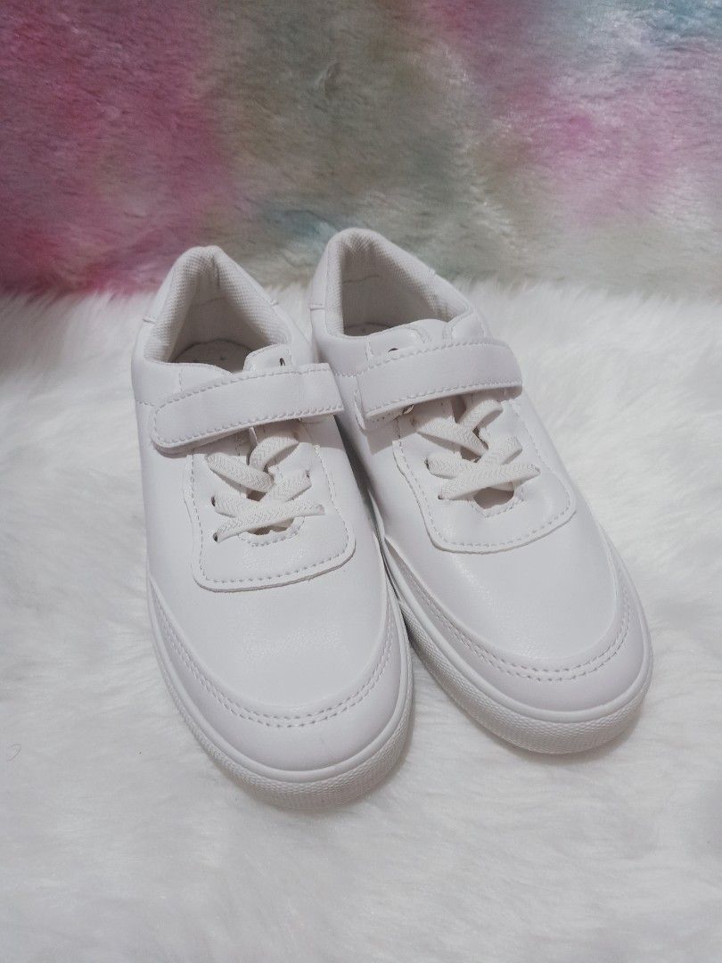 Plain white rubber shoes store