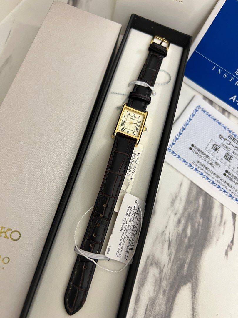 Seiko Vintage Nano (Category: Luxury Watches) located in Cainta. Submitted by beronica101 (Listing ID 1326135570, Image 2). Description: Authentic Seiko Nano Brown Leather With authentication card. Guaranteed authentic We can meet up for this. complete inclusion I dont really wanna let this go since its mom's gift. This is limited Edition. Must have if youre watch collector Rfs : Needs funds for studies.