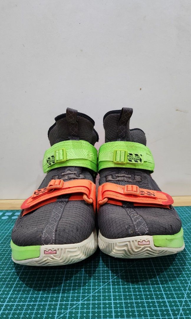 harga lebron soldier 13
