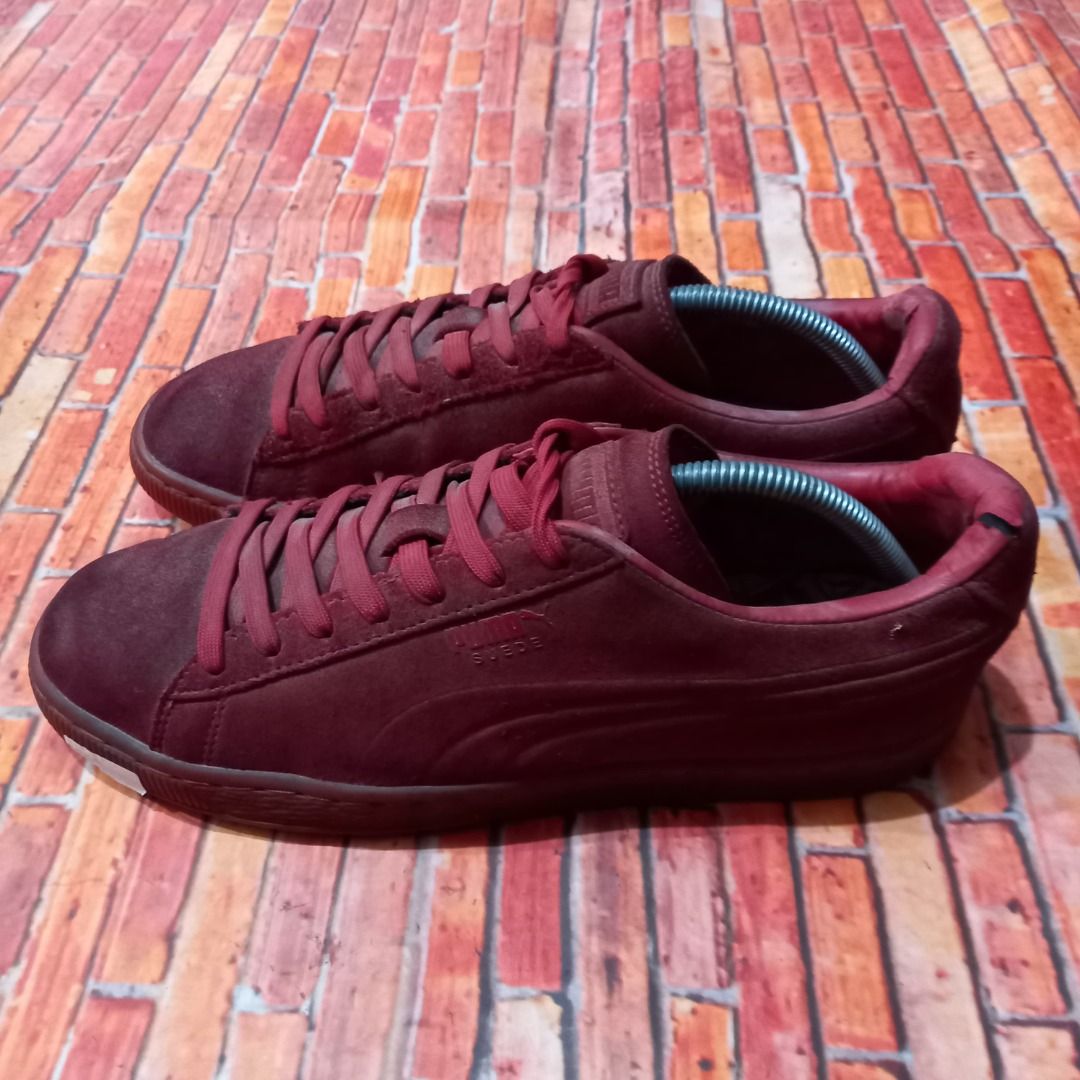 Sepatu Puma Suede Emboss Iced Red size 42 5 Fesyen Pria Sepatu Sneakers di Carousell