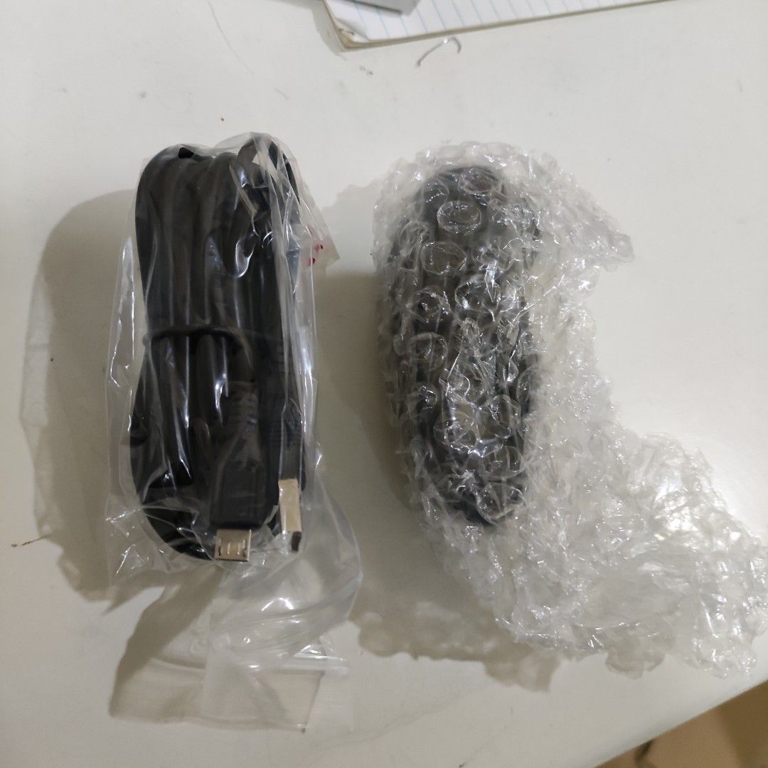 Shure MV7 Podcast Kit with Manfrotto Pixi Tripod Bundle (Brand New ...