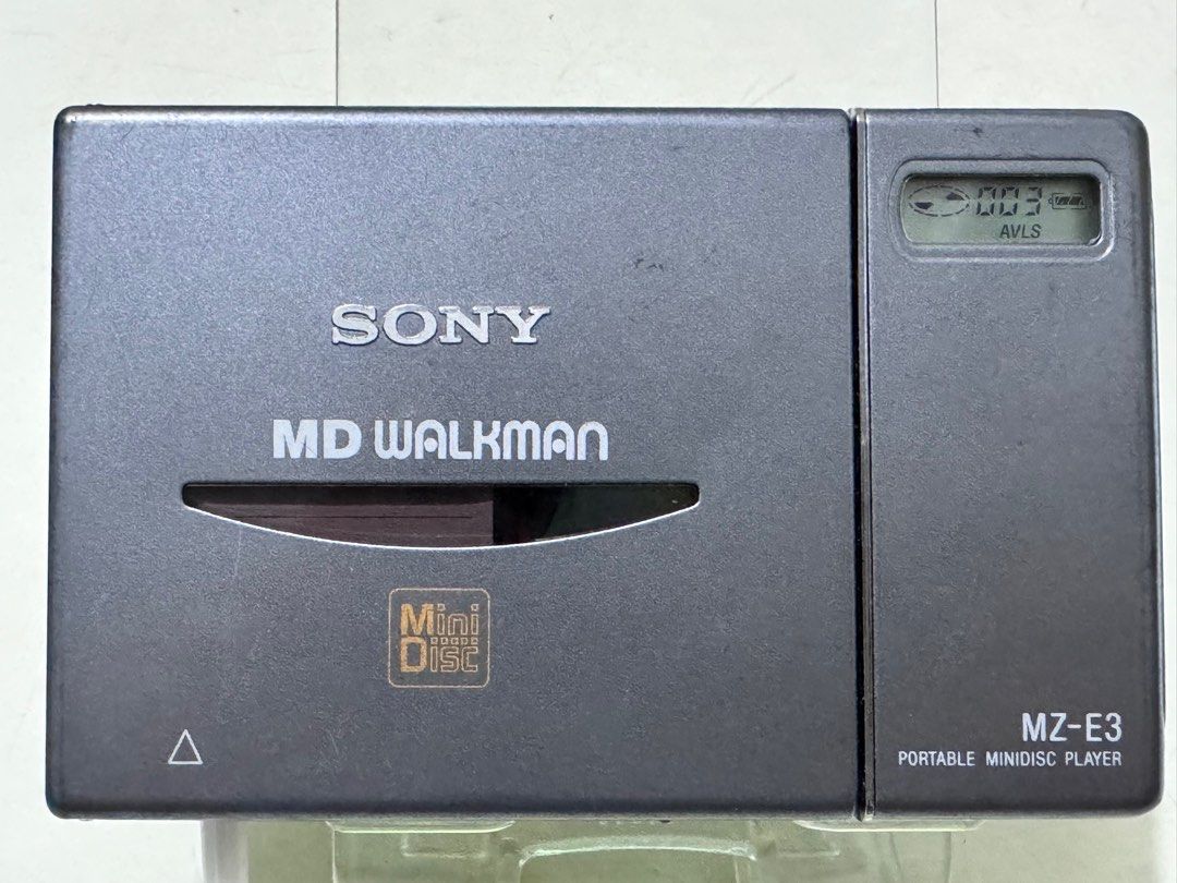 乾電池式 SONY MDプレーヤー WALKMAN 難く