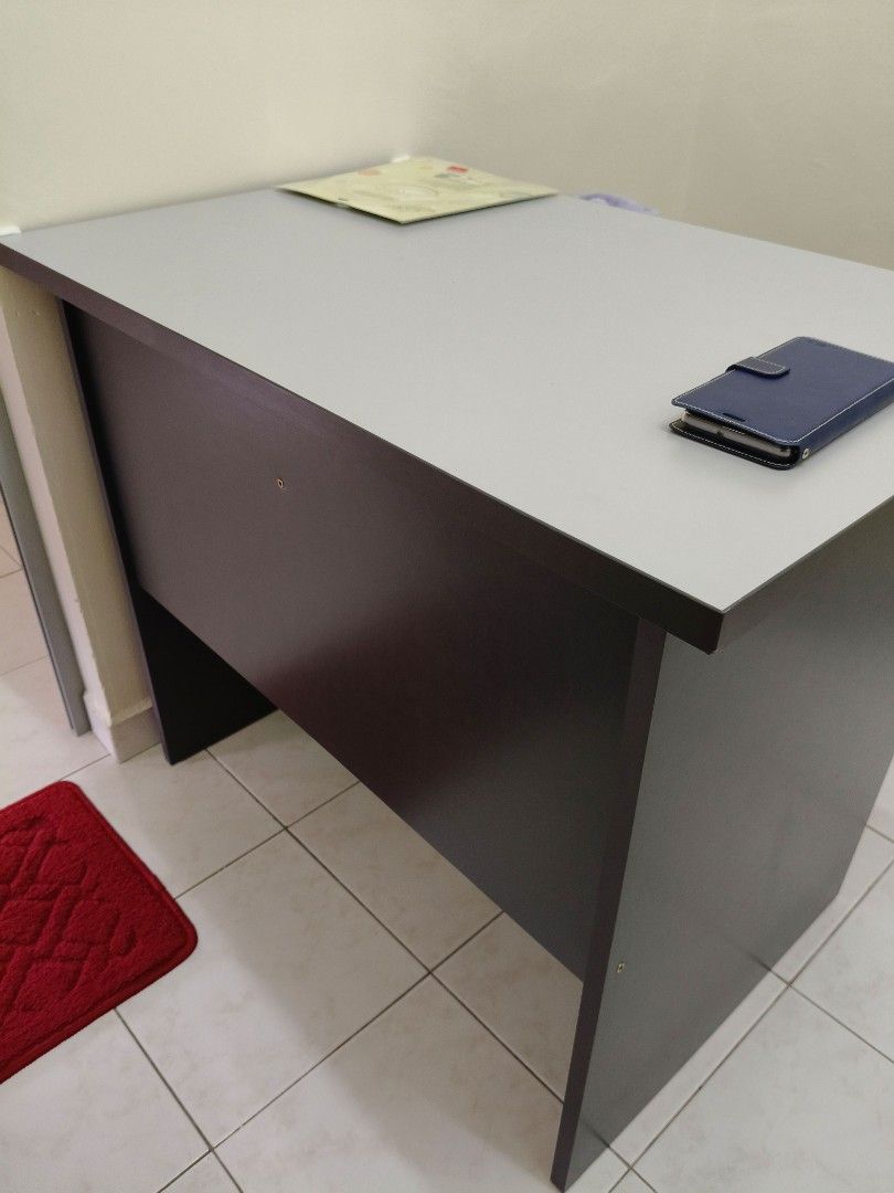 Study Work Tables (Category: Tables & Sets) located in Kuala Lumpur. Submitted by imlsw888 (Listing ID 1325996342, Image 3). Description: .
