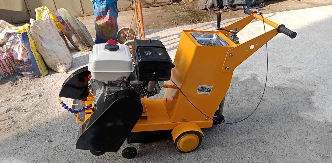 Titan Concrete Cutter w/ Engine, Commercial & Industrial, Industrial ...