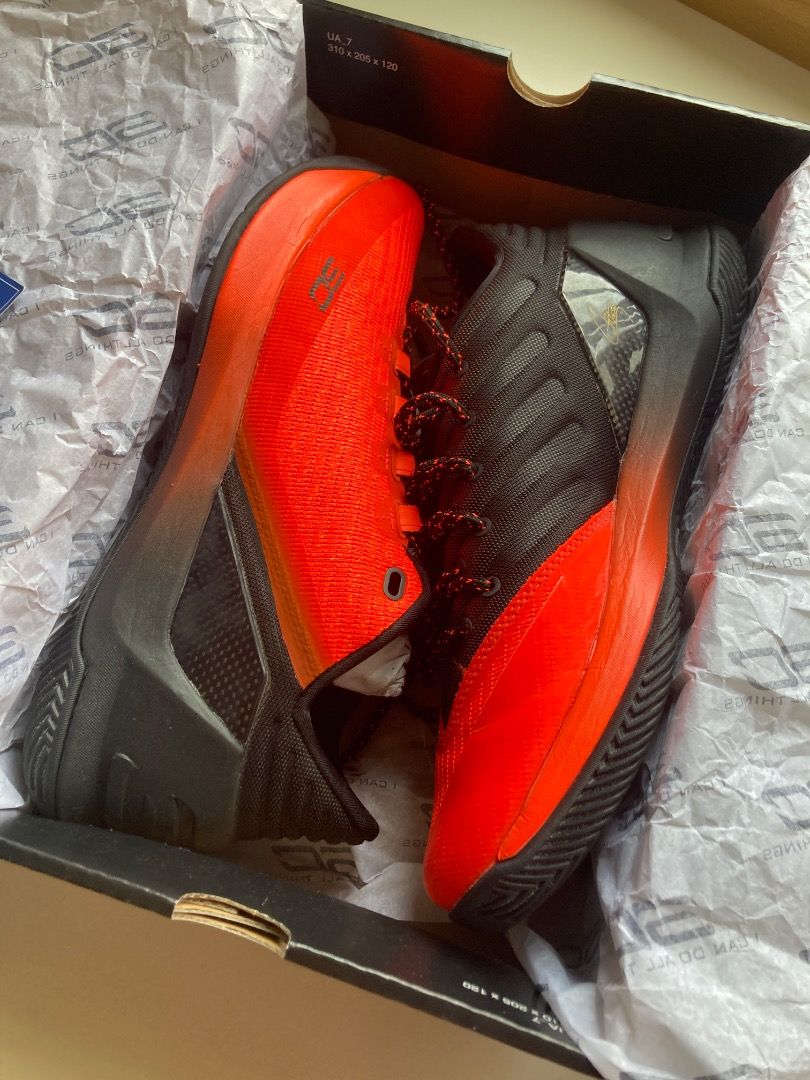 Under Armour SC Curry 3 Low Phoenix Fire Trainers Red