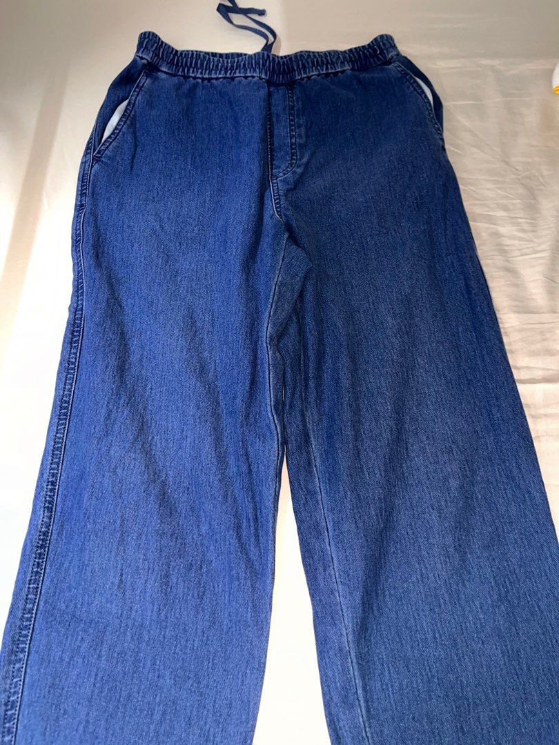 Uniqlo Jeans Sweatpants Women s Fashion Bottoms Jeans Leggings on Carousell